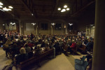 Publiek zingt mee....